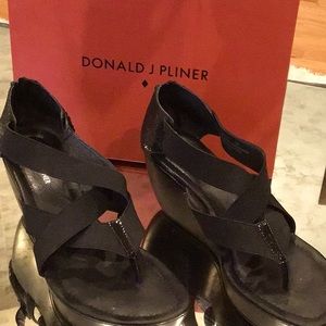 Donald J Pliner Black Multi Snake Print wedge